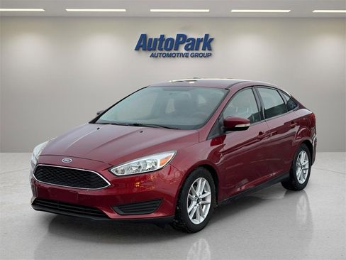 Used 2017 Ford Focus SE image 3