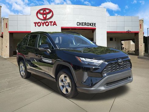Used 2024 Toyota RAV4 XLE FWD image 3