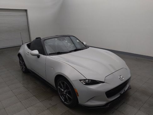 Used 2019 MAZDA MX-5 Miata Grand Touring w/ Appearance Package RWD image 13