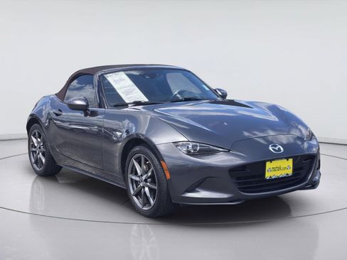 Used 2018 MAZDA MX-5 Miata Grand Touring RWD image 3