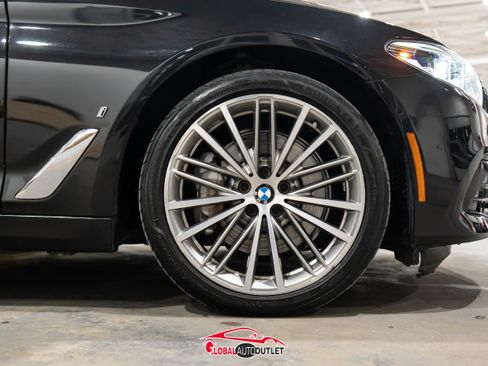 Used 2018 BMW 530e w/ Premium Package 2 image 10
