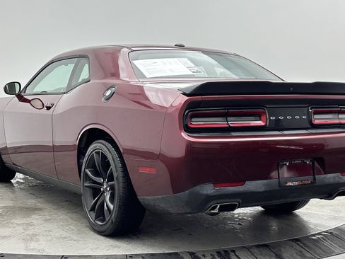 Used 2018 Dodge Challenger SXT w/ Blacktop Package RWD image 5