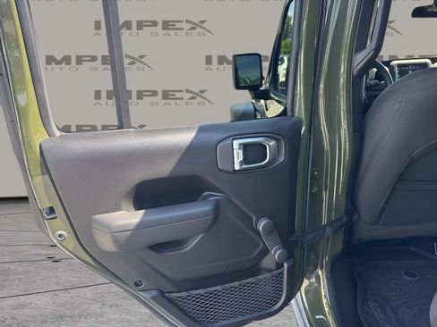 Used 2022 Jeep Wrangler Unlimited Sport AWD/4WD image 19