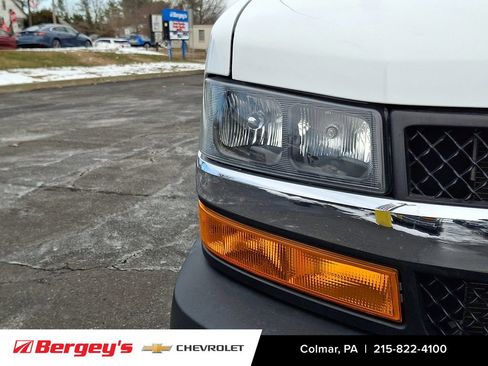 Used 2023 Chevrolet Express 2500 w/ Driver Convenience Package image 10