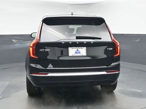 New 2026 Volvo XC90 T8 Plus w/ Protection Package Premier image 7