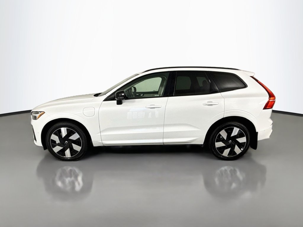 Used 2024 Volvo XC60 T8 Plus w/ Climate Package AWD/4WD image 2