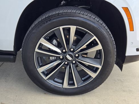 Certified 2026 Cadillac Escalade Sport AWD/4WD image 28