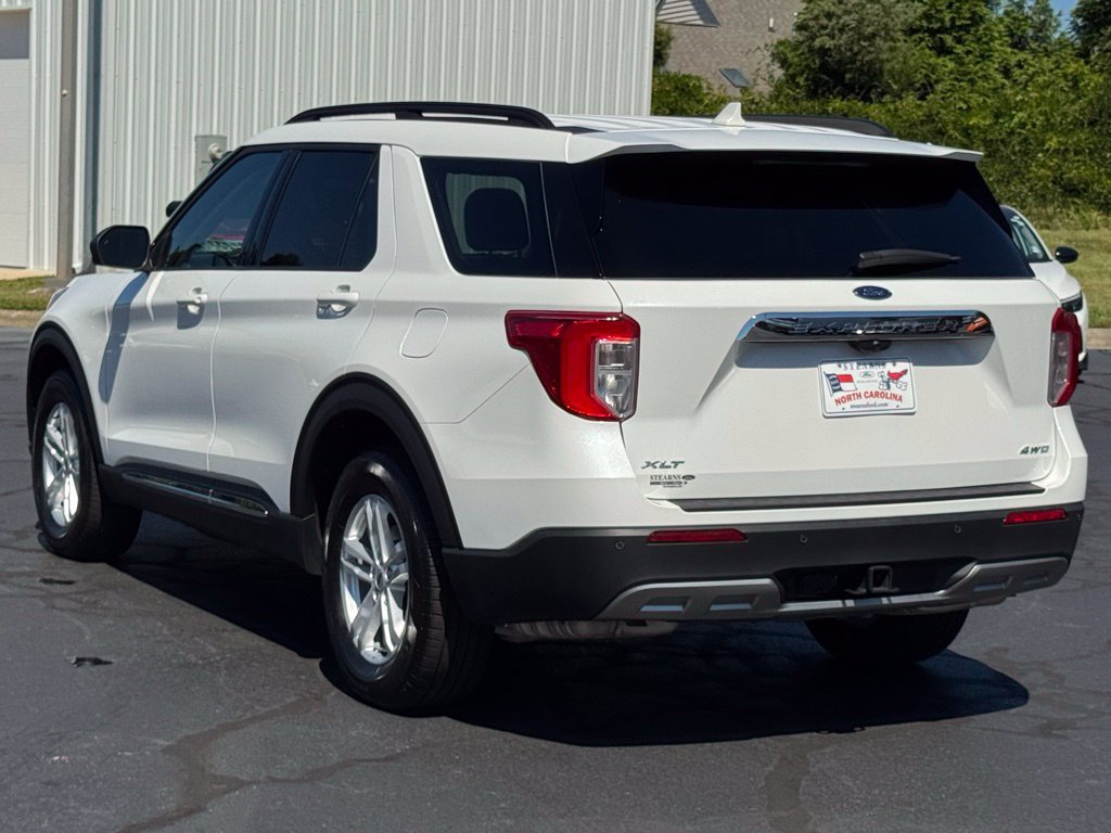 Used 2023 Ford Explorer XLT w/ Equipment Group 202A AWD/4WD image 15