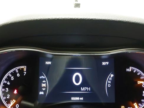 Used 2021 Jeep Grand Cherokee Laredo X image 18