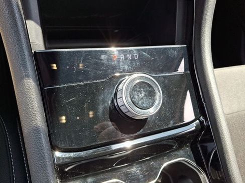 Used 2023 Jeep Grand Cherokee Laredo AWD/4WD image 15
