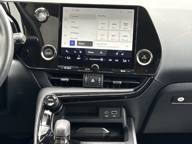Used 2025 Lexus NX 250 FWD w/ Accessory Package (Z2) image 15