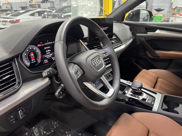 Used 2025 Audi Q5 2.0T Premium w/ Convenience Plus Package AWD/4WD image 26