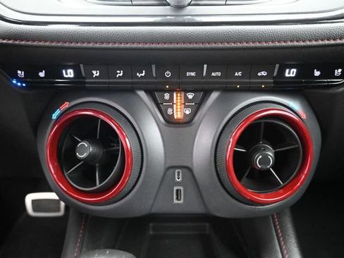 Used 2020 Chevrolet Blazer RS AWD/4WD image 25