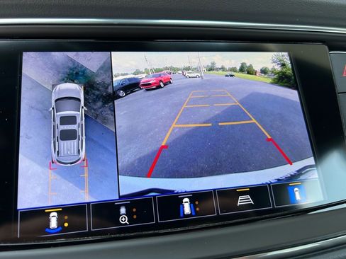 Used 2024 Buick Enclave Premium image 33