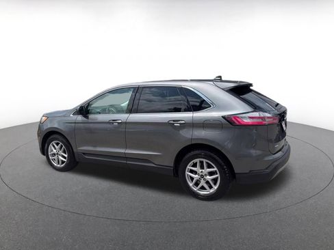 Used 2024 Ford Edge SEL image 9