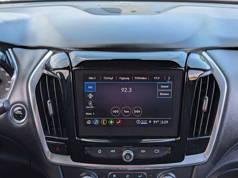 Used 2023 Chevrolet Traverse LT AWD/4WD image 23