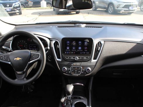 Used 2024 Chevrolet Malibu LT image 23