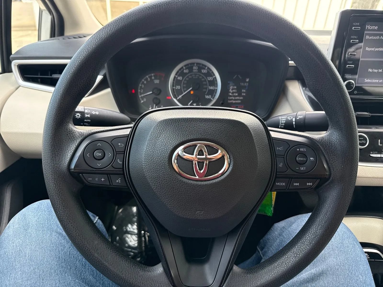Used 2021 Toyota Corolla LE FWD image 16