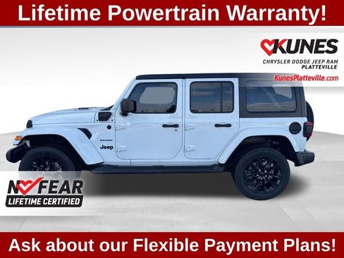 Used 2022 Jeep Wrangler Unlimited Sahara w/ Cold Weather Group AWD/4WD image 8