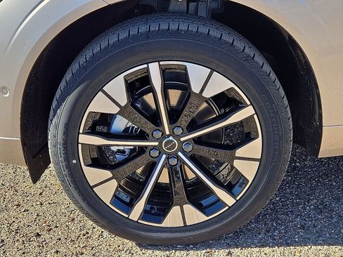 New 2026 Volvo XC60 B5 Plus w/ Protection Package Premier image 10