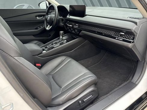 Used 2025 Honda Accord Touring image 29