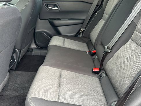 Certified 2025 Nissan Rogue SV image 18