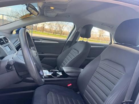 Used 2015 Ford Fusion SE FWD image 11