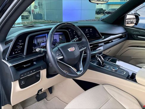 Used 2024 Cadillac Escalade Premium Luxury image 18