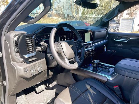 New 2026 Chevrolet Silverado 1500 High Country image 9