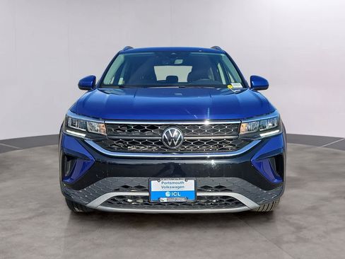 Used 2023 Volkswagen Taos SE w/ Black Wheel Package image 2