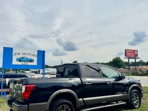 Used 2019 Nissan Titan Platinum Reserve AWD/4WD image 10