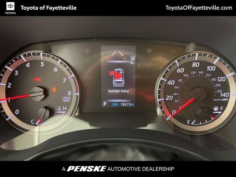 Certified 2022 Toyota Highlander L image 35