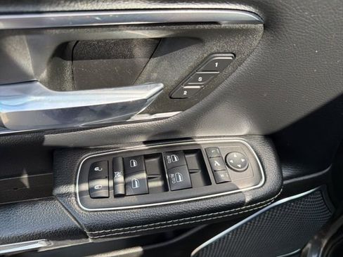 Used 2024 RAM 1500 Laramie image 20