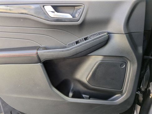 Used 2025 Ford Escape ST-Line image 11