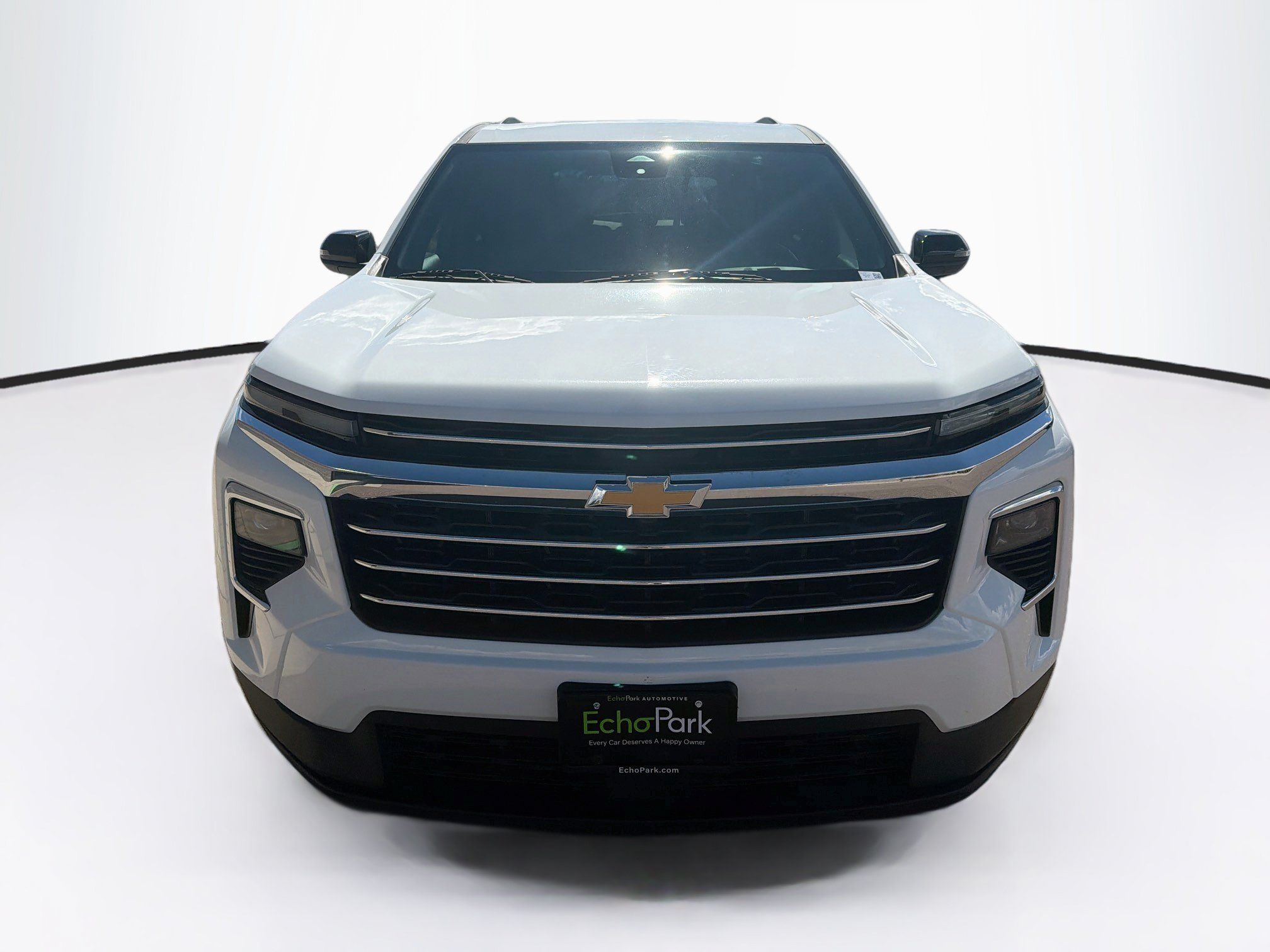 Used 2025 Chevrolet Traverse LT AWD/4WD image 2