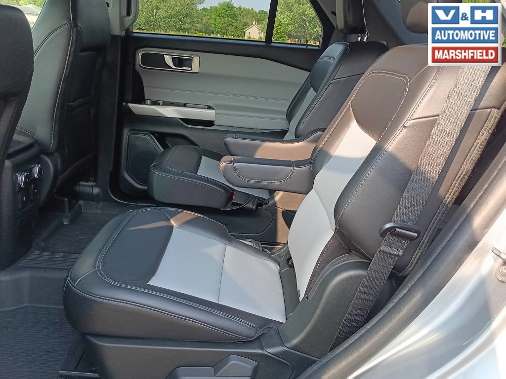 Used 2023 Ford Explorer XLT w/ Equipment Group 202A AWD/4WD image 27