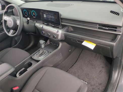 Certified 2025 Hyundai Kona SE image 27
