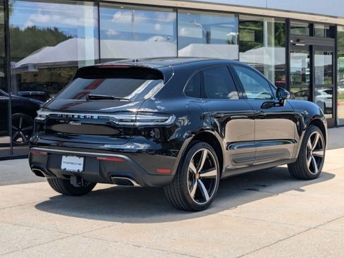 Used 2025 Porsche Macan image 9