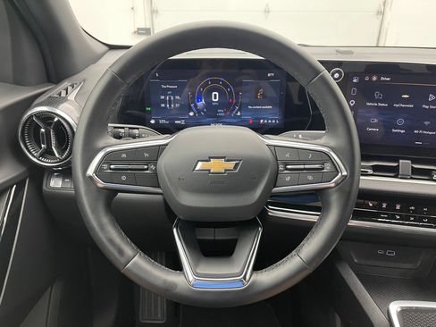 Used 2026 Chevrolet Equinox LT AWD/4WD image 18