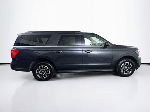 Used 2024 Ford Expedition Max XLT image 10