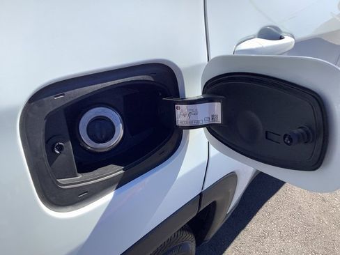 New 2026 Jeep Compass Limited image 31