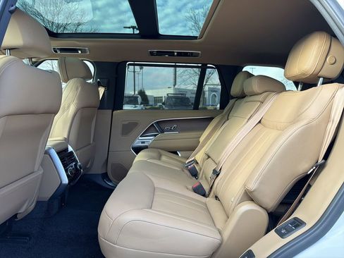 New 2026 Land Rover Range Rover Long Wheelbase SE image 5