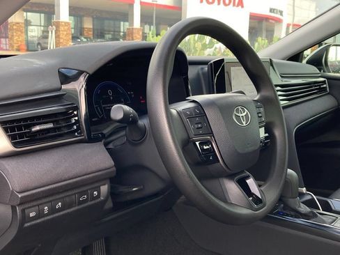 Used 2026 Toyota Camry LE w/ Convenience Package FWD image 7