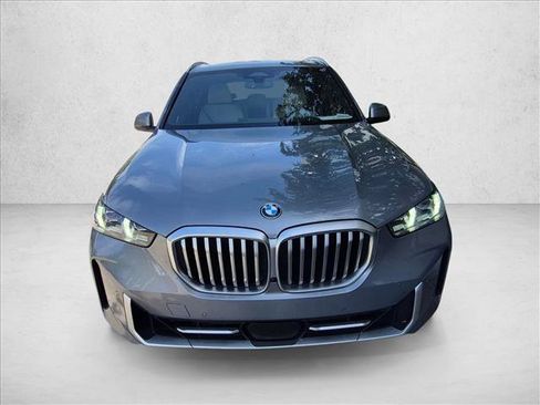 Used 2024 BMW X5 sDrive40i w/ Premium Package RWD image 2