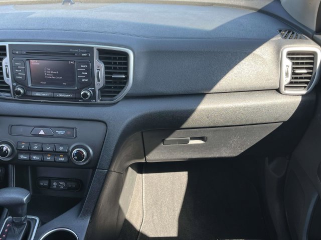 Used 2018 Kia Sportage LX AWD/4WD image 18