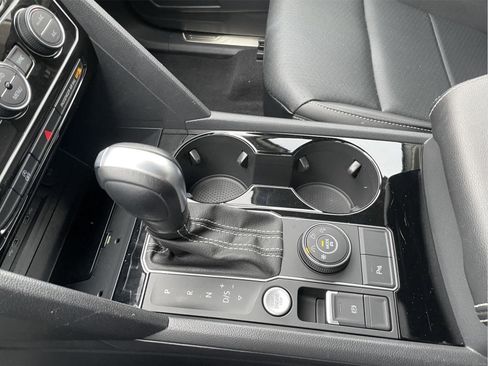 Used 2022 Volkswagen Atlas SE image 32