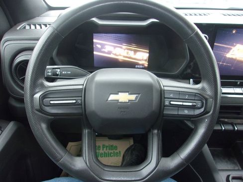 Used 2023 Chevrolet Colorado W/T image 18