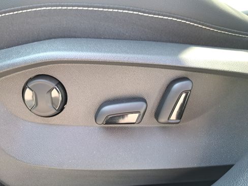 Certified 2023 Volkswagen Taos SEL AWD/4WD image 28