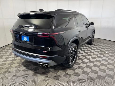 Used 2025 Chevrolet Traverse Z71 w/ Enhanced Driving Package AWD/4WD image 7