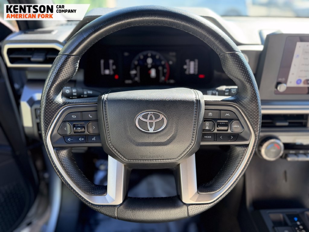 Used 2025 Toyota 4Runner SR5 AWD/4WD image 14